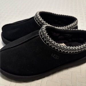 UGG Black Tasman Slippers, Size 7